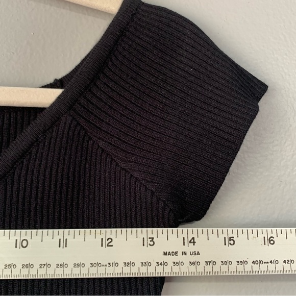 Alloy Apparel black‎ ribbed cap sleeve bodysuit with gold snap up bust. Size L - Picture 9 of 13